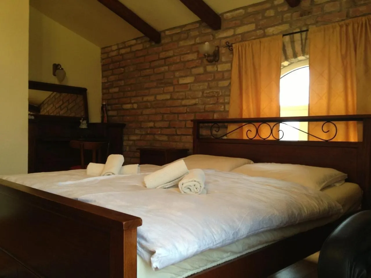 Villa Lucija With Pool And Tennis Court Near Beach Funtana