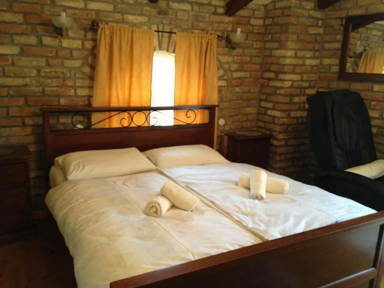 Villa Lucija With Pool And Tennis Court Near Beach Funtana